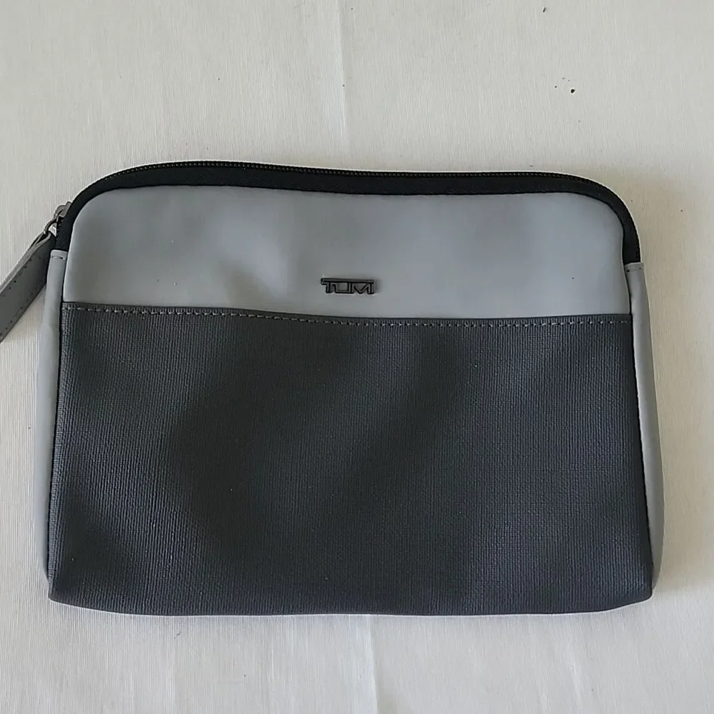 Tumi for Delta Cosmetic Vanity Toiletries Case Toiletry bag